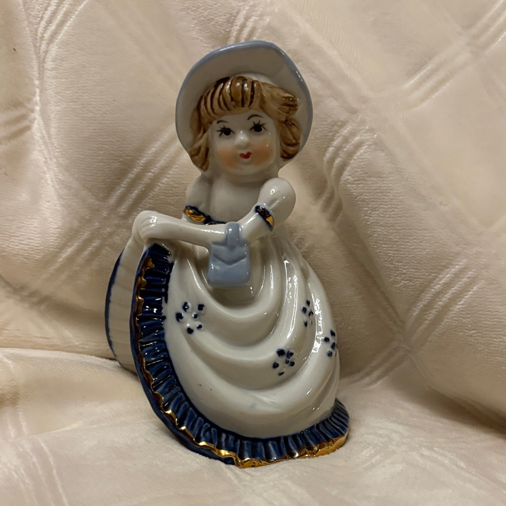 Vintage Ceramic Lady Figurine Southern Belle Thread Holder Thread  Guide